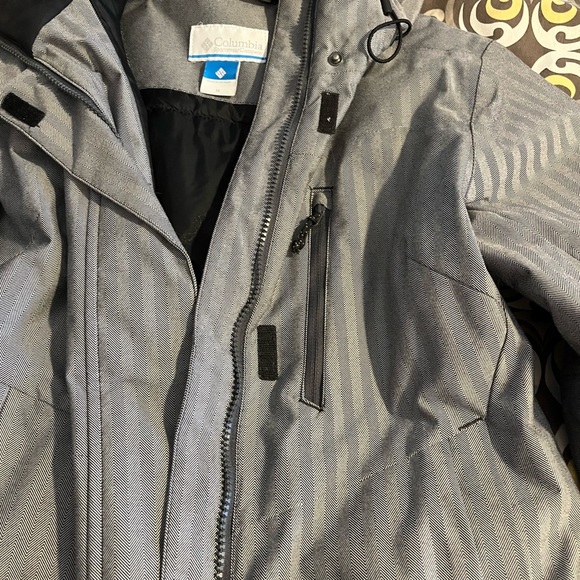Columbia maxi grey winter jacket size medium - Picture 2 of 5